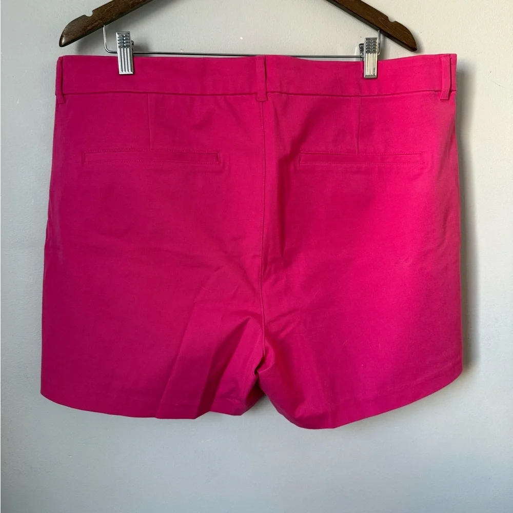 Old Navy Women's Fuchsia Shorts - Picture 2 of 4